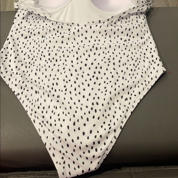 Bathing suit - Picture 4 of 4